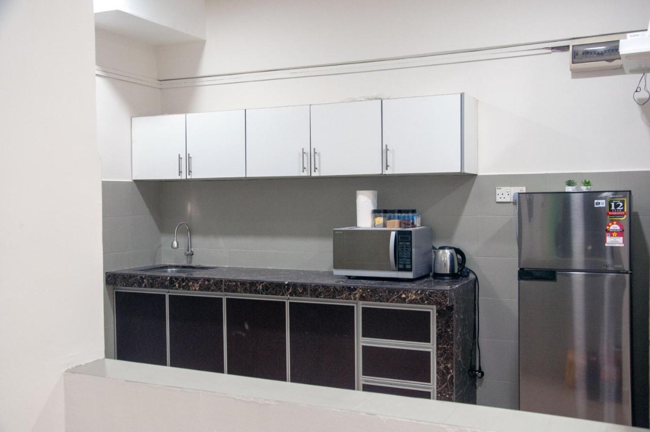 Five H Family Service Apartment Seri Kembangan Ngoại thất bức ảnh