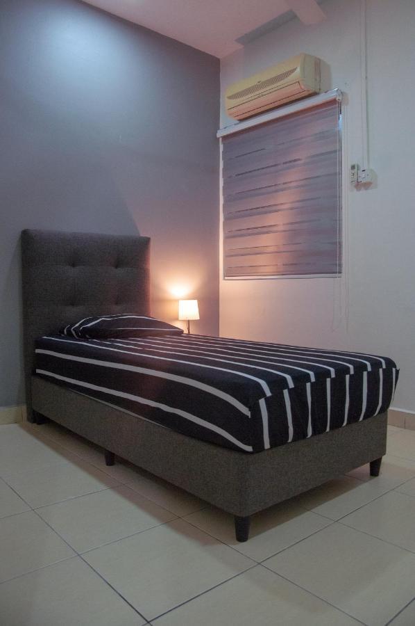Five H Family Service Apartment Seri Kembangan Ngoại thất bức ảnh