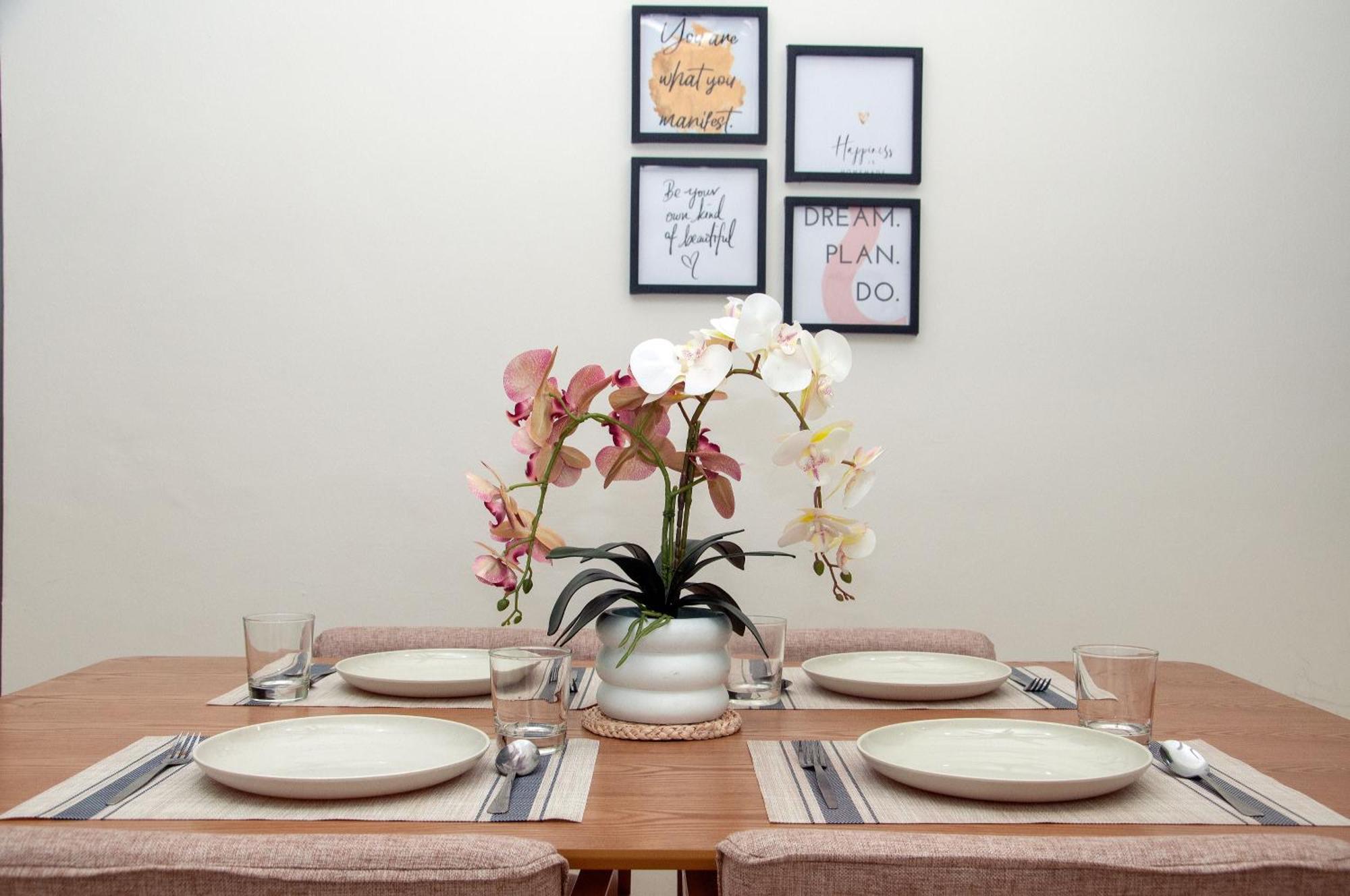 Five H Family Service Apartment Seri Kembangan Ngoại thất bức ảnh
